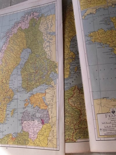 画像3: アンティーク　洋書　Global Atlas OF THE WORLD AT WAR 世界地図　1943-44年ごろ　本　古書