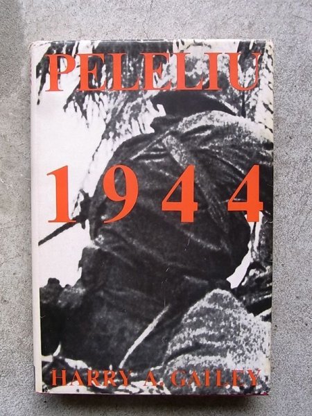 画像1: アンティーク　洋書　PELELIU 1944　1983　本　古書　ビンテージ (1)