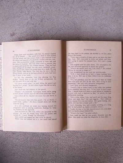 画像1: アンティーク　洋書　SUNNTRIDGE　1945　本　古書　ビンテージ