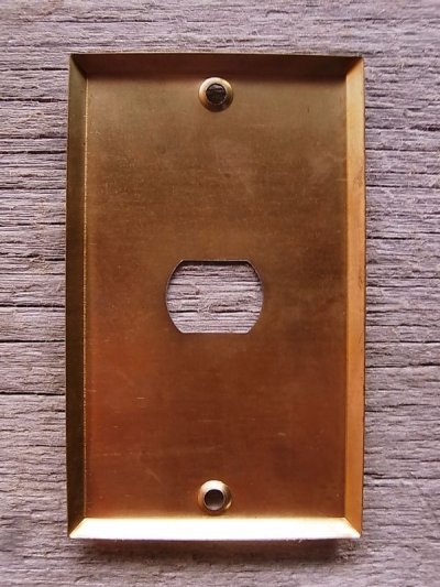 画像1: アメリカのスイッチプレート　3路スイッチ　コンセントプレート　真鍮メッキ　メタル　1口　アンティーク　ビンテージ