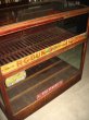画像4: 1910'S 1920'S　カウンターショーケース　木枠ガラスショーケース　タバコ　展示ケース　ディスプレーケース　R・G・DUN　KING EDWARD　LA FENDRICH　シガー　tabaco　cigar　アンティーク　ビンテージ (4)