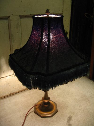 画像3: ビクトリアン　ヴィクトリアン　シェードランプ　テーブルランプ　柄付フリンジ付ファブリックシェード　1灯　アイアン　メッキ　アンティーク　ビンテージ