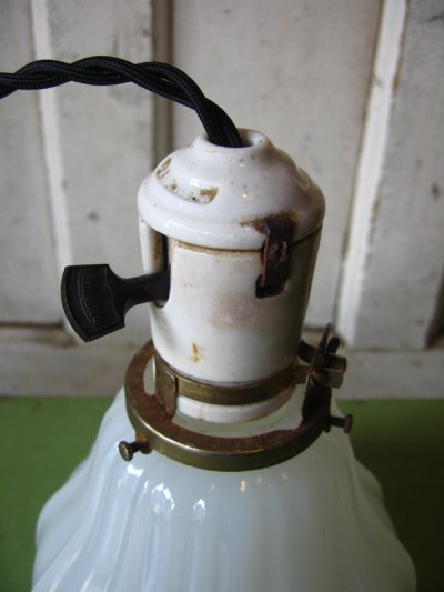 画像1: 1920’S 30'S　シーリングライト　ポーセリンソケット　1灯　へヴィーミルクガラスリブシェード　ペンダントライト　アンティーク　ビンテージ