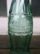 画像6: 80'S　エンボスボトル　SODA BOTTLE　ソーダボトル　ポップボトル　ガラス瓶　コカコーラ　COKE　色つきガラス　王冠付き　アンティーク　ビンテージ (6)
