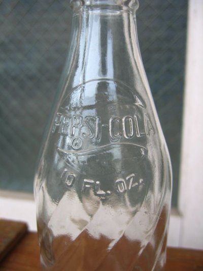 画像2: エンボス　SODA BOTTLE　ソーダボトル　ポップボトル　ガラス瓶　ペプシコーラ　PEPSI COLA　アドバタイジング　アンティーク　ビンテージ