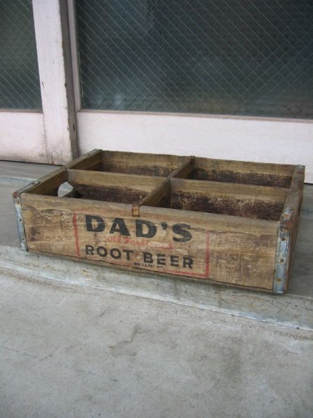 画像1: ボトルクレート　DAD'S ROOT BEER　ボトルケース　ウッドボックス　木箱　アドバタイジング　アンティーク　ビンテージ (1)