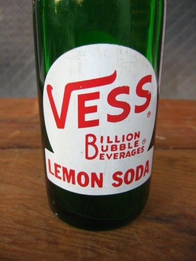 画像2: 1960’S　レア　ソーダボトル　ガラスボトル　VESS lemon soda　アドバタイジング　アンティーク　ビンテージ