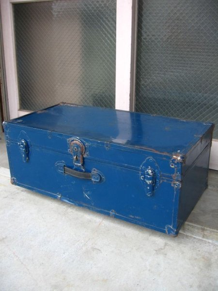 画像1: トランク　スーツケース　中型　ブルー　鍵付き　店舗什器に　アンティーク　ビンテージ (1)