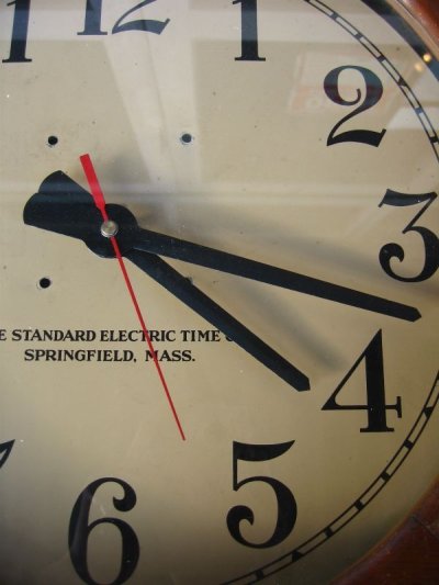 画像2: 1940’S　school clock　ウォールクロック　スクールクロック　壁掛け時計　THE STANDARD ELECTRIC TIME CO.　ウッドフレーム　アンティーク　ビンテージ