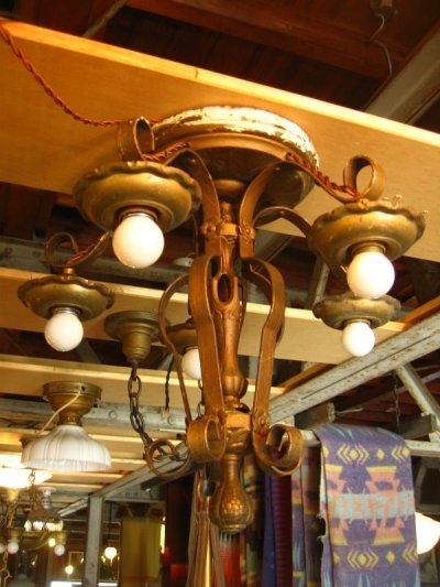 画像1: 1920’S　シーリングライト　ビクトリアン　アールデコ　5灯　シャンデリア　ベアバルブ　装飾　アイアン　真鍮メッキ　アンティーク　ビンテージ
