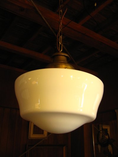 画像3: スクールハウスシーリング　ペンダントランプ　ミルクガラスシェード　1灯　真鍮　アンティーク　ビンテージ