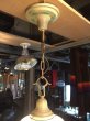画像4: アンティーク　1930年代　装飾付ミルクガラスシェード　 ペンダントランプ　1灯　シーリングライト　装飾　ビンテージ (4)