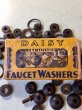 画像1: 1920'S  30'S    SCHACHT RUBBER MFG.CO.　DAISY　FAUCET WASHERS　ゴムワッシャー　紙箱　アドバタイジング　アンティーク　ビンテージ (1)