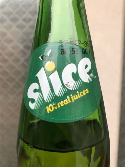 画像1: デッドストック　中身入り　未開封　アメリカ　SODA BOTTLE　ソーダボトル　ポップボトル　中身入り　ガラス瓶　SLICE　クリアガラス　アンティーク　ビンテージ