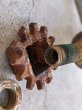 画像9: 1910'S 20'S 30'S　MULLER　ビクトリアン　水道　蛇口　2本セット　faucet　TAP　水栓　ビンテージプランビング　NON MIXING　COLD　HOT　真鍮　クロムメッキ　カバード　アンティーク　ビンテージ (9)