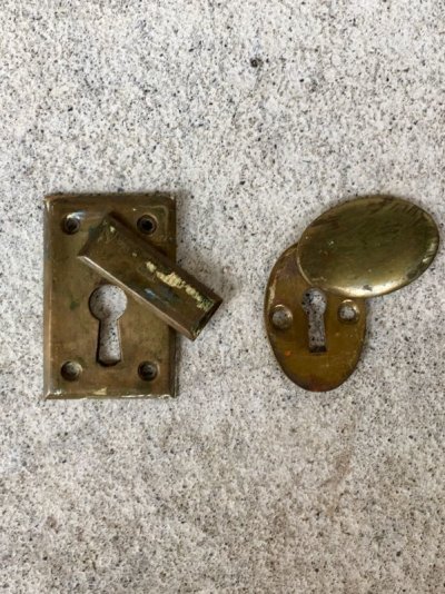 画像1: アーリーセンチュリー　レア　蓋付　キーホール　keyhole　キープレート　スケルトンキー用　カギ穴プレート　真鍮　アンティーク　ビンテージ