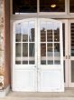 画像2: 1930's 40'S    ガラスドア　ペア　ダブルドア　ケーシング　ドア枠付き　セット    ポーチドア　エントランス　アーチトップ 　ウッド　アンティーク　ビンテージ (2)