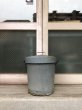 画像2: 1950'S 60'S　トラッシュカン　ダストボックス　アメリカ　USA　ゴミ箱　バケツ　ブリキ　バケット　蓋付き　ガーデニング　ツールBOX　アンティーク　ビンテージ (2)