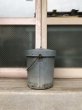 画像3: 1950'S 60'S　トラッシュカン　ダストボックス　アメリカ　USA　ゴミ箱　バケツ　ブリキ　バケット　蓋付き　ガーデニング　ツールBOX　アンティーク　ビンテージ (3)