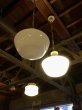 画像3: 1920’S 30’S　ペア　2PCS/SET　アールデコ　スクールハウス シーリング　ミルクガラス　ブラス　真鍮　1灯　シャビーシック　薄ピンク　アンティーク　ビンテージ (3)