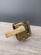 画像3: 1950'S 60'S　レア?!　スモールサイズ　真鍮　サーフェイスラッチバックセット　レバーハンドル　 doorknob　mortise lock　ドアノブセット　NOS　デッドストック　RIM LOCK SET　レバーハンドル　ラッチ　キャッチ　ドアプレート　勝手口　アンティーク　ビンテージ (3)