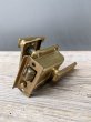 画像2: 1950'S 60'S　レア?!　スモールサイズ　真鍮　サーフェイスラッチバックセット　レバーハンドル　 doorknob　mortise lock　ドアノブセット　NOS　デッドストック　RIM LOCK SET　レバーハンドル　ラッチ　キャッチ　ドアプレート　勝手口　アンティーク　ビンテージ (2)