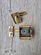 画像6: 1950'S 60'S　レア?!　スモールサイズ　真鍮　サーフェイスラッチバックセット　レバーハンドル　 doorknob　mortise lock　ドアノブセット　NOS　デッドストック　RIM LOCK SET　レバーハンドル　ラッチ　キャッチ　ドアプレート　勝手口　アンティーク　ビンテージ (6)