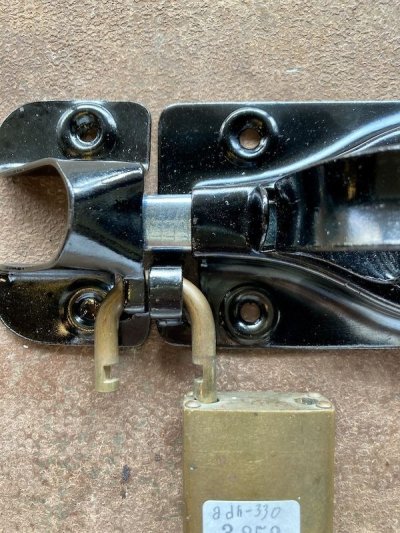 画像1: 1960'S 70'S　WHITCOMB　STEEL LATCH　バーンドア　倉庫　ガレージドア　ヘビーデューティー　ドアラッチ　ターンラッチ　ラッチセット　箱付きデッドストック　アイアン　アドバタイジング　アンティーク　ビンテージ