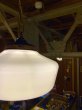 画像5: 1930'S　ミルクガラスシェード　ペンダントランプ　シーリングライト　1灯　スクールハウスシーリング　大型　アーツ＆クラフツ　シャビーシック　スチール　アイアン　アンティーク　ビンテージ (5)