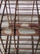 画像9: ワイヤーバスケット　ボトルケース　シャビーシック　メタルボックス　ミルククレート　アイアン　ガーデンツールボックス　キャンプギアコンテナ　アメリカ　USA　アンティーク　ビンテージ (9)