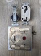 画像15: 1930'S 40'S　NOS　デッドストック　レア　HUBBELL　ARROW H&H　BULLS EYE　SWITCH-ASSY　ブルズアイスイッチ　グラスジュエル　GLASS JEWEL　レッドカットガラス　トグルスイッチ　ブラス プレート　ポーセリン　真鍮　クロムメッキ　エジソン　アンティーク　ビンテージ (15)