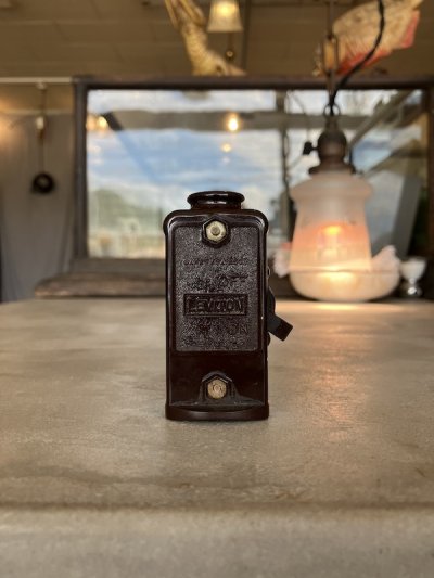 画像1: 1930'S 40'S 50'S　LEVITON　H&H　照明スイッチ　FANスイッチ　コンセント１口付き　ベークライト　アンティークランプのリペアに　延長コード制作に　ビンテージ　アンティーク