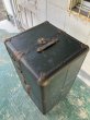 画像6: 1870'S 1880'S 1890'S 1900'S　アメリカ製　steamer trunk　EXCELSIOR　ワードローブトランク　1860'S　横濱ホテル　ヨコハマホテル　ステッカー付　木製ハンガー付　超大型　衣装ケース　店舗什器に　YOKOHAMA　アンティーク　ビンテージ (6)