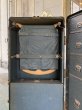 画像15: 1870'S 1880'S 1890'S 1900'S　アメリカ製　steamer trunk　EXCELSIOR　ワードローブトランク　1860'S　横濱ホテル　ヨコハマホテル　ステッカー付　木製ハンガー付　超大型　衣装ケース　店舗什器に　YOKOHAMA　アンティーク　ビンテージ (15)