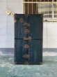 画像7: 1870'S 1880'S 1890'S 1900'S　アメリカ製　steamer trunk　EXCELSIOR　ワードローブトランク　1860'S　横濱ホテル　ヨコハマホテル　ステッカー付　木製ハンガー付　超大型　衣装ケース　店舗什器に　YOKOHAMA　アンティーク　ビンテージ (7)