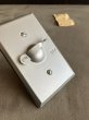 画像4: 1930'S 40'S　レア　貴重　デッドストック　ARROW H&H　WEATHERPROOF SWITCH assy　ON/OFF 1口　エクステリアスイッチ　スナップスイッチ　屋外用　防水　防滴　スイッチプレート　ブラス　ポーセリン　スチール　ラバーガスケット　NOS　箱付き　アンティーク　ビンテージ (4)