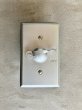 画像3: 1930'S 40'S　レア　貴重　デッドストック　ARROW H&H　WEATHERPROOF SWITCH assy　ON/OFF 1口　エクステリアスイッチ　スナップスイッチ　屋外用　防水　防滴　スイッチプレート　ブラス　ポーセリン　スチール　ラバーガスケット　NOS　箱付き　アンティーク　ビンテージ (3)