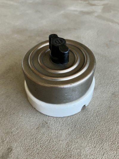 画像2: 1900'S 10'S　THE HART&HAGEMAN　H&H　HART SWITCH　アメリカ製　未使用展示品　ミントコンディション　サーフェイススイッチ　大型　ロータリースイッチ　ターンスイッチ　ブラス　ニッケルメッキ　ポーセリン　アンティーク　ビンテージ