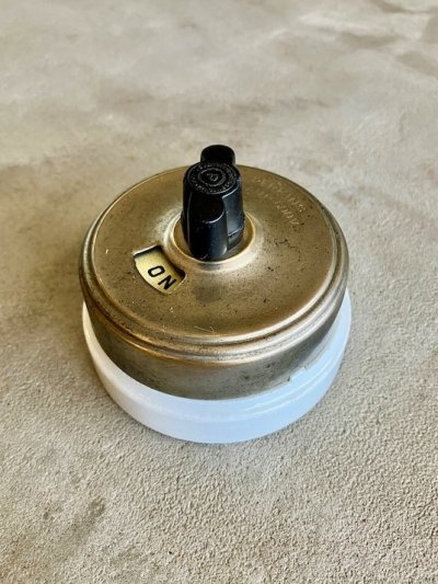 画像2: 1900'S 10'S    アーリーエレクトリック　アメリカ製　サーフェイススイッチ　THE PES MFG.CO　PERKINS　超大型　ロータリースイッチ　ターンスイッチ　エクセレント!!　ブラス　ニッケルメッキ　ポーセリン　ベークライト　アンティーク　ビンテージ