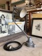 画像8: 1930'S 40'S　ワークベンチ アーティキュレイテッド アームライト　レア!!　NEW YORK CITY　RELIANCE DEVICES CO.　SWIVELIER WORK-LIGHTS　BRYANT　インダストリアルランプ　デスクランプ　タスクランプ　1灯　2アジャスター　アイアン　スチール　ブラス　ポーセリン　PATINA　ベンチマウント＆ウォールマウント　アンティーク　ビンテージ (8)