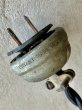 画像27: 1930'S 40'S　ワークベンチ アーティキュレイテッド アームライト　レア!!　NEW YORK CITY　RELIANCE DEVICES CO.　SWIVELIER WORK-LIGHTS　BRYANT　インダストリアルランプ　デスクランプ　タスクランプ　1灯　2アジャスター　アイアン　スチール　ブラス　ポーセリン　PATINA　ベンチマウント＆ウォールマウント　アンティーク　ビンテージ (27)