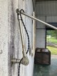 画像11: 1950'S　シアーズ　クラフツマン　SEARS ROEBUCK　CRAFTSMAN　ボールチェーン　LEVITON　1灯　インダストリアル アームライト　ワークベンチ ランプ　ウォールマウントorベンチマウント ブラケットライト　ミントコンディション　GOLD　シャンパンゴールド　アンティーク　ビンテージ (11)