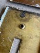 画像13: 1920 30's　PATINA　スイッチプレート　アメリカ　真鍮　ヘヴィーブラス　1口　トグルスイッチ　タンブラースイッチ　レバースイッチ　BRYANT,ジェネラルエレクトリック & UNKNOWN　アンティーク　ビンテージ (13)