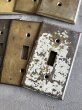 画像9: 1920 30's　PATINA　スイッチプレート　アメリカ　真鍮　ヘヴィーブラス　1口　トグルスイッチ　タンブラースイッチ　レバースイッチ　BRYANT,ジェネラルエレクトリック & UNKNOWN　アンティーク　ビンテージ (9)