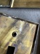 画像18: 1920 30's　PATINA　スイッチプレート　アメリカ　真鍮　ヘヴィーブラス　1口　トグルスイッチ　タンブラースイッチ　レバースイッチ　BRYANT,ジェネラルエレクトリック & UNKNOWN　アンティーク　ビンテージ (18)