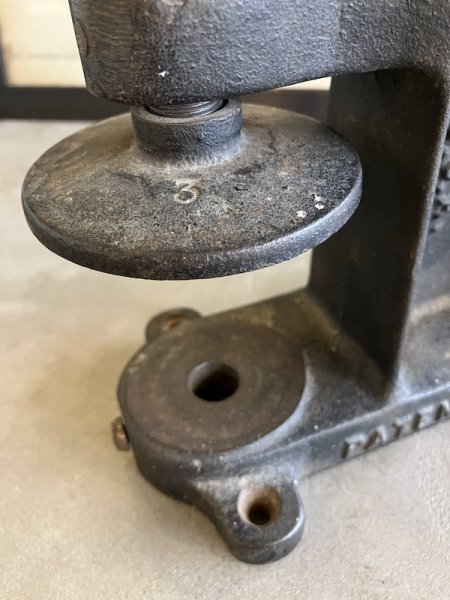 画像15: 1920'S 30'S　Defiance　ボタンプレス機　ボタンプレッサー　ハンドプレス　Button Machine Company　くるみボタン　アイレット　ハトメ　アイアン　New York　アンティーク　ビンテージ (15)