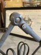 画像26: 1940'S 50'S　シアーズ　クラフツマン　レアなスモールシェード　SEARS ROEBUCK　CRAFTSMAN　LEVITON　1灯　インダストリアル アームライト　ワークベンチ ランプ　ウォールマウントorベンチマウント ブラケットライト　フルオリジナルコンディション　アンティーク　ビンテージ (26)