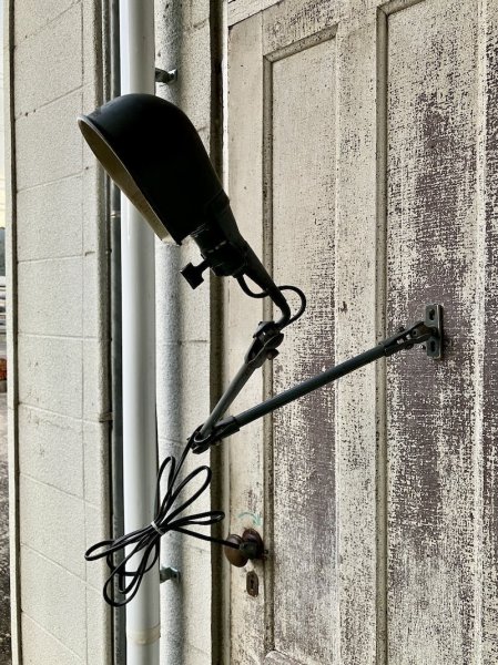 画像6: 1940'S 50'S　シアーズ　クラフツマン　レアなスモールシェード　SEARS ROEBUCK　CRAFTSMAN　LEVITON　1灯　インダストリアル アームライト　ワークベンチ ランプ　ウォールマウントorベンチマウント ブラケットライト　フルオリジナルコンディション　アンティーク　ビンテージ (6)