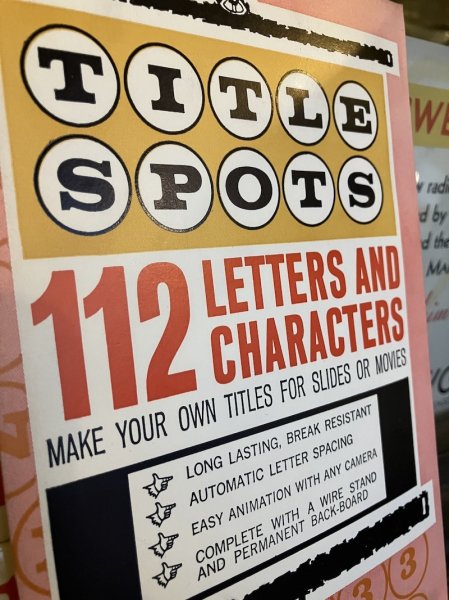 画像2: 1960'S　ミッドセンチュリー　Title Spots　店舗サインボード　デッドストック　ムービータイトル　スライドタイトル　YOUTUBE & SNS タイトル　看板　パーチクルボード　有孔ボード　プラスティック　アドバタイジング　ショップ　ストアー　プライスボード　SIGN　Hudson Photographic Industries　アンティーク　ビンテージ (2)