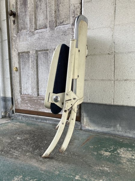 画像9: 1960'S　HEYWOOD WAKEFIELD　フォールディングチェア　ヘイウッド・ウェイクフィールド　ミッドセンチュリー　モダン　モダニズム　スチール　椅子　折りたたみ椅子　EAMES ERA　イームズ　ネルソン　パントン　スペースエイジ　少々難あり　ビンテージ　アンティーク (9)